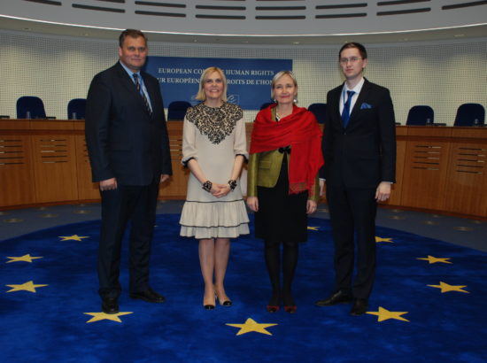 Euroopa Inimõiguste Kohtu kohtunik Julia Laffranque tutvustas Riigikogu liikmetele Euroopa Inimõiguste Kohtu tööd Strasbourgis